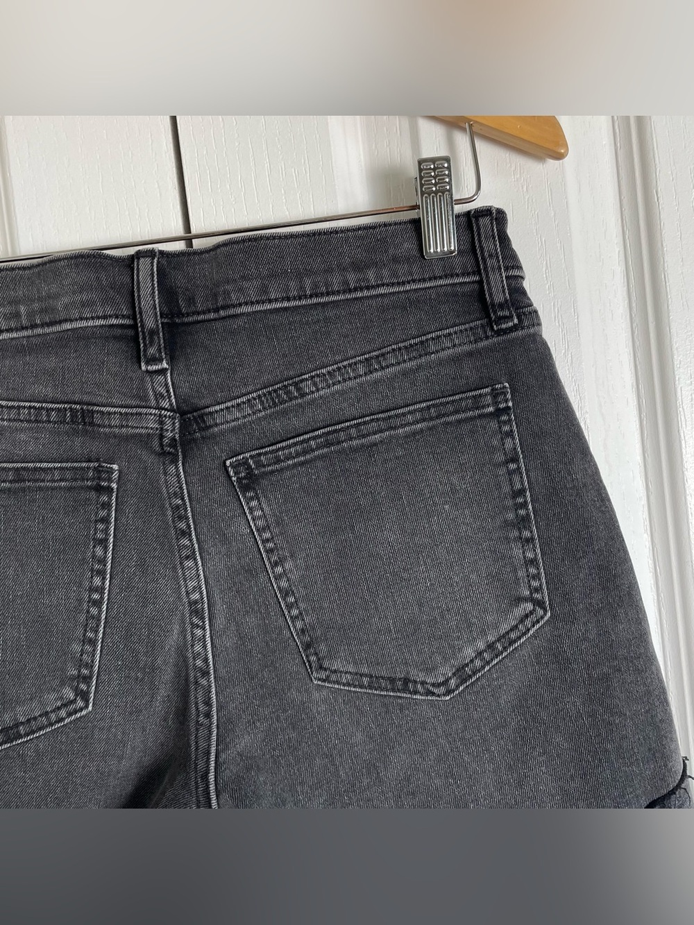 Gap 5” Mid Rise Denim Shorts Women’s 25 | 0 Black Cuffed Stretch Casual Fringed - Picture 5 of 12